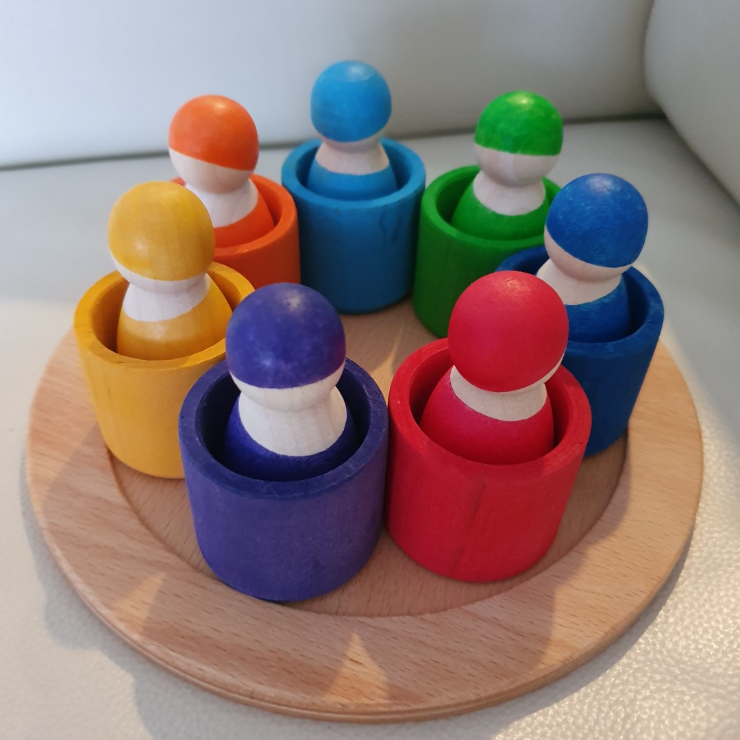 seven friends in seven bowls