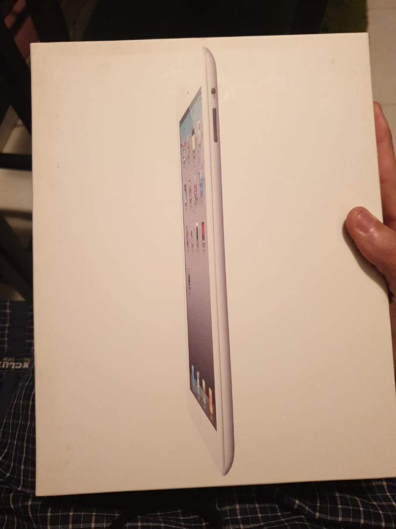 Ipad (Category: iPad) located in Singapore. Submitted by chiffon1985 (Listing ID 1028346936, Image 3). Description: Ipad 2, 16gb comes with box, and charger. no scratches no dents in good working condition.