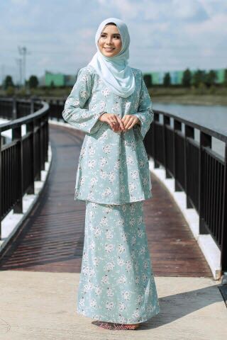 (Category: ) located in . Submitted by everythingfrommywardrobe (Listing ID 1028347653, Image 1). Description: .