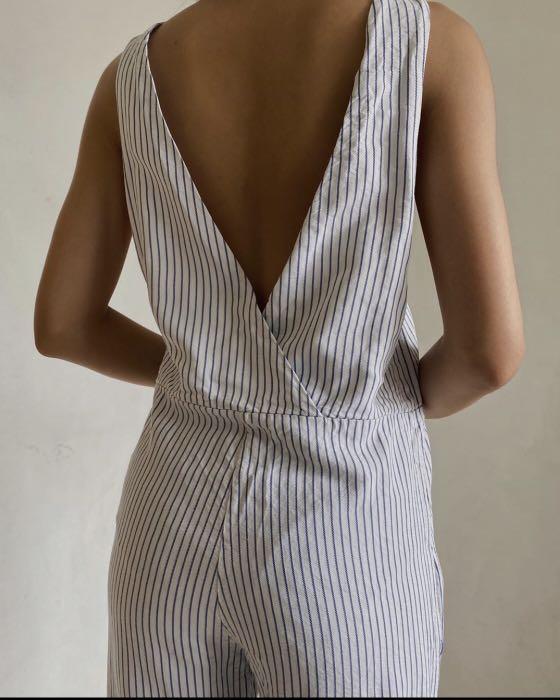 Massimo Dutti Pinstripe Jumpsuit (Category: Jumpsuits) located in Paranaque City. Submitted by hellochuu (Listing ID 1028328884, Image 1). Description: Best for XS - S Waist: 30” Actual photo when worn posted. Bought this from @shopflorice but it doesn’t fit me :( .