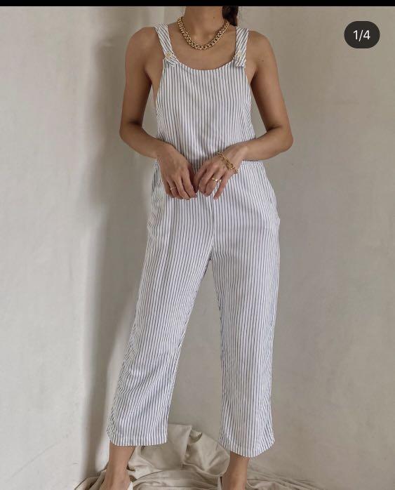 Massimo Dutti Pinstripe Jumpsuit (Category: Jumpsuits) located in Paranaque City. Submitted by hellochuu (Listing ID 1028328884, Image 3). Description: Best for XS - S Waist: 30” Actual photo when worn posted. Bought this from @shopflorice but it doesn’t fit me :( .