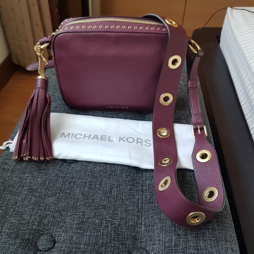 Michael Kors Brooklyn Large Leather Camera Bag, Luxury, Bags & Wallets on  Carousell
