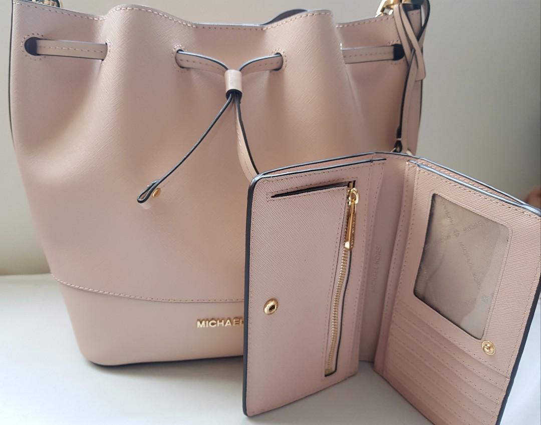 Michael Kors Trista Bucket Bag