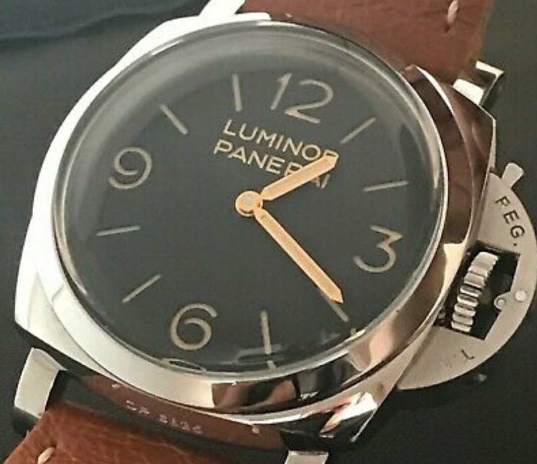 Panerai Pam 372 gold hands