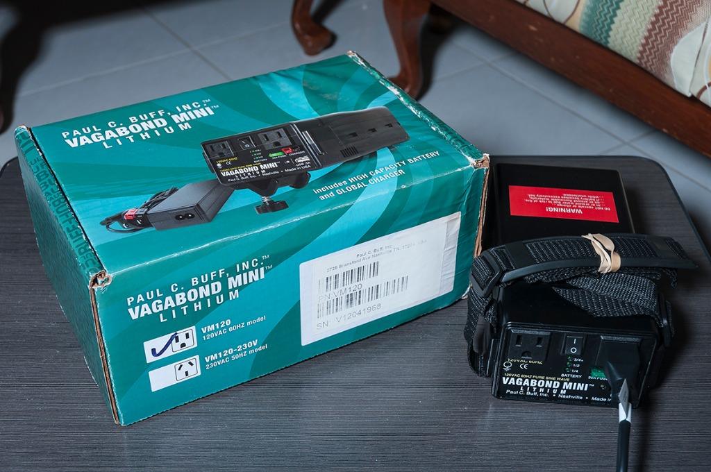 PCB EINSTEIN E640 Bundle Set (Category: Lighting & Studio Equipment) located in Singapore. Submitted by martinboon (Listing ID 1028236696, Image 3). Description: Selling this strobe as a bundle package: • EINSTEIN E640 Strobe • 8.5 inch High Output Reflector • CyberCommander • CyberSync Transceiver • Vagabond Mini Set • Vagabond Mini spare battery All respective products come with the following items: • Spare fuse for E640 strobe unit • Cables fo