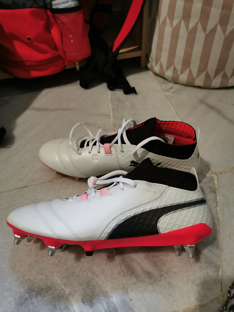 Puma one studs store