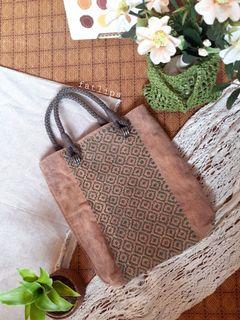 Rustic embroidered bag