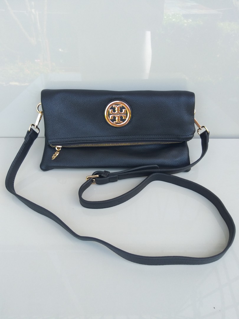 TORY BURCH BLACK LEATHER FOLDABLE SLINGBAG, Luxury, Bags & Wallets on  Carousell