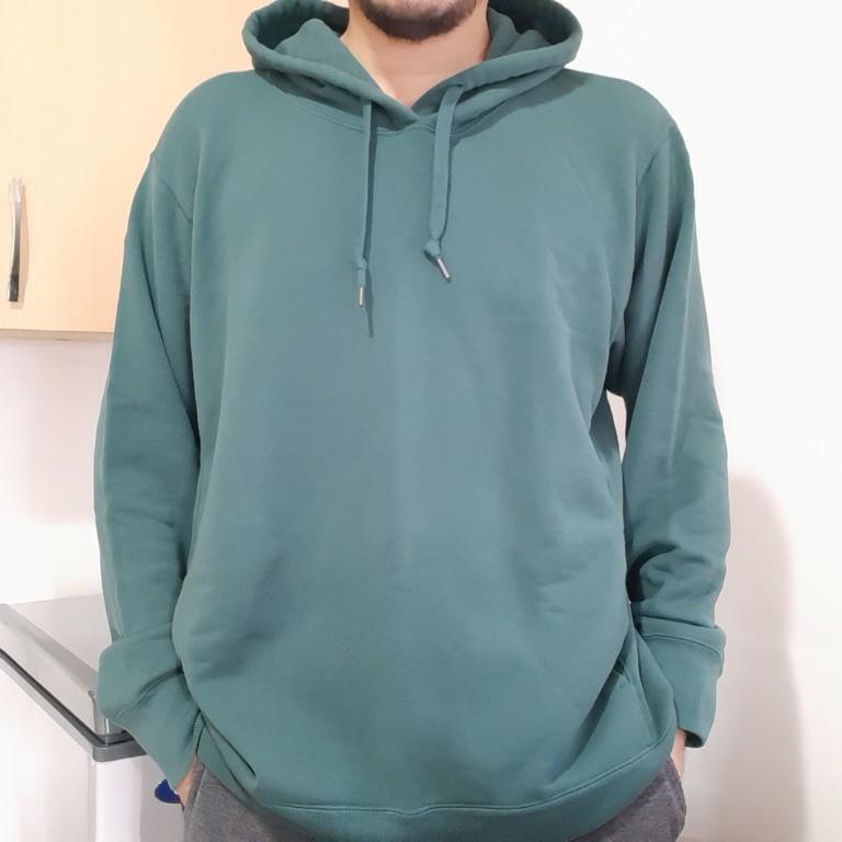 Uniqlo green new arrivals hoodie