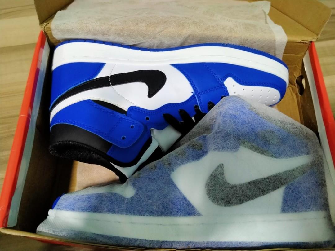 blue nike shoes