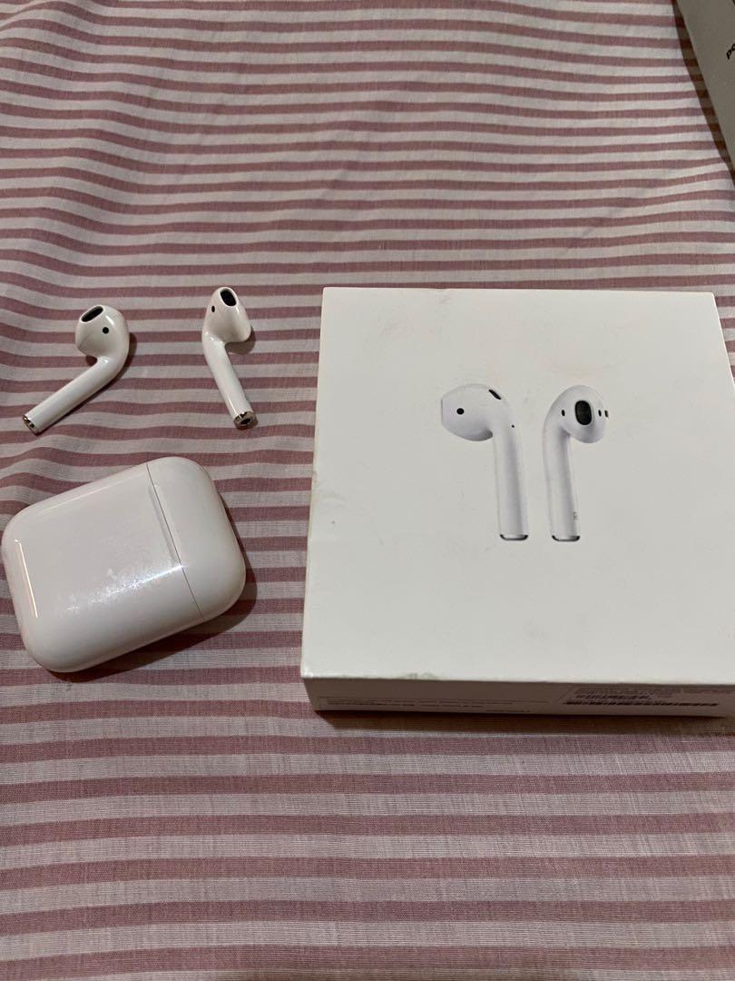 Airpods Gen 2 with charging case (nonwireless) Original For sale