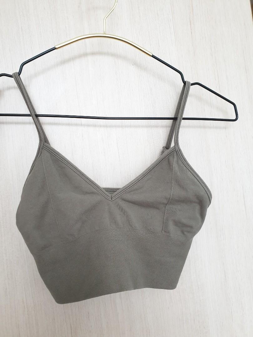 Alo Yoga delight bralette Olive brunch S, Women's Fashion, Activewear on  Carousell