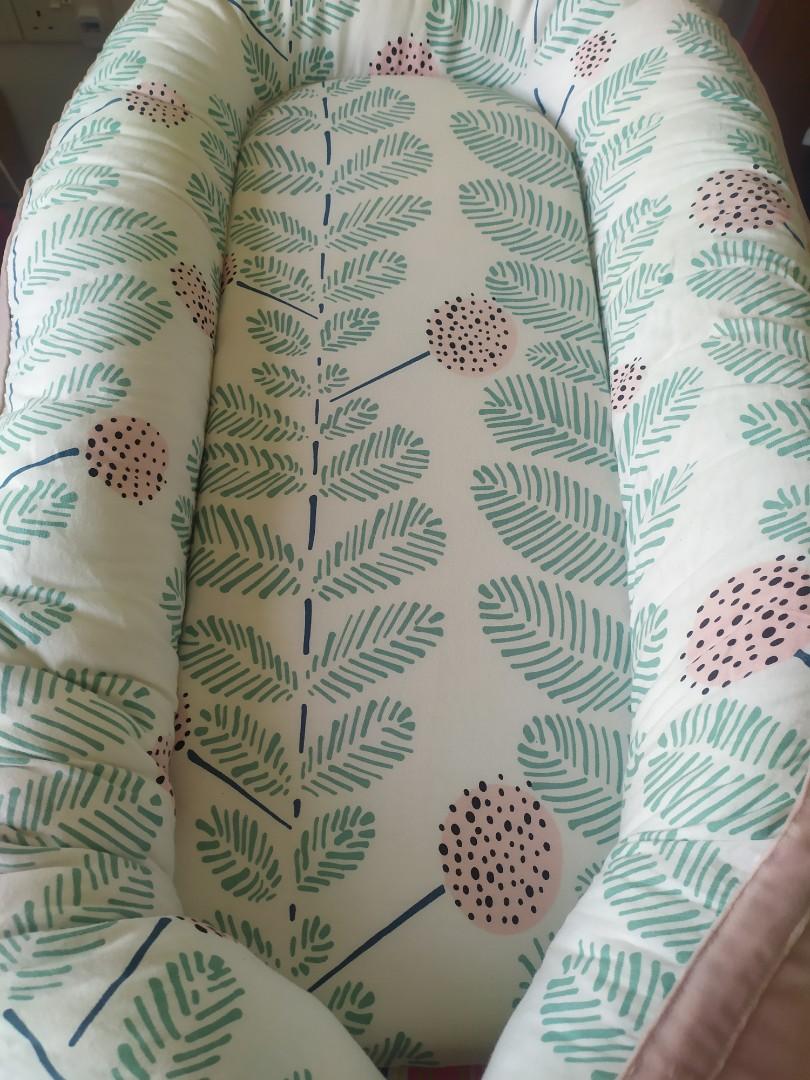 Baby crib Chicco next 2 me princess (pink), Babies & Kids, Baby Nursery