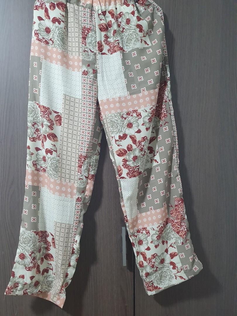Blouse sets (Category: Blouses) located in Singapore. Submitted by rafidahabdullah (Listing ID 1028596151, Image 2). Description: bust: 100cm pants :60 to 90cm length :95cm pants comes with 2 side pocket..