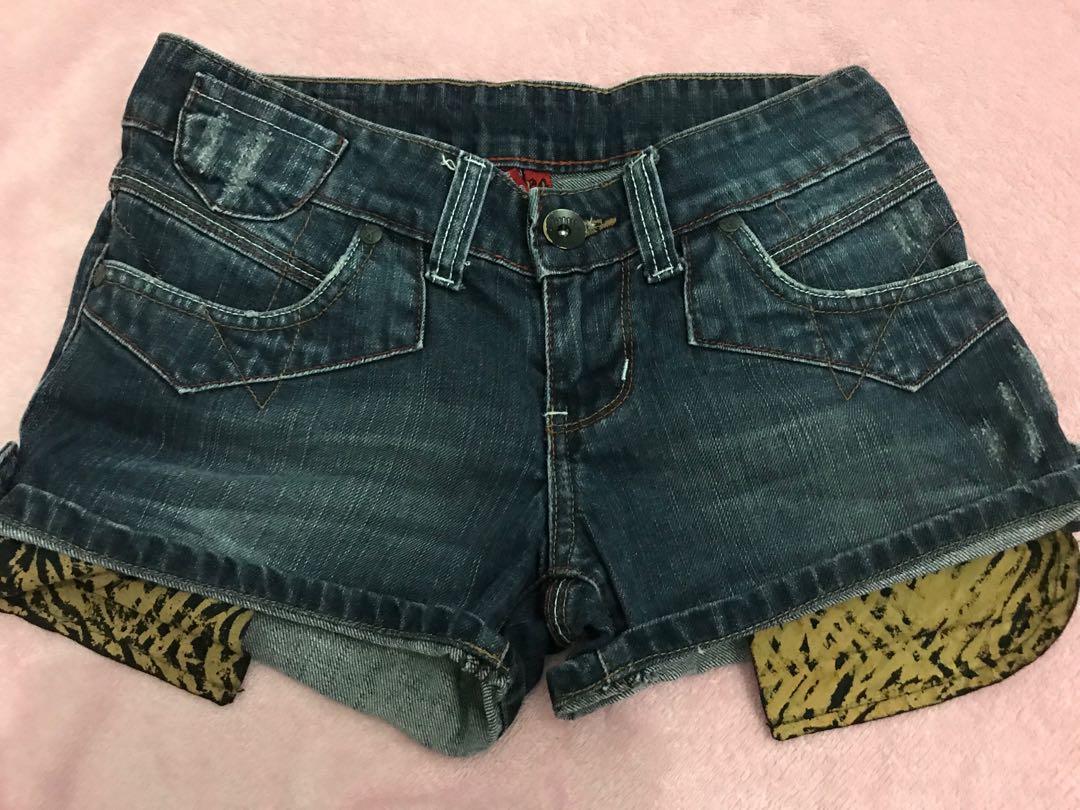 bum short jeans