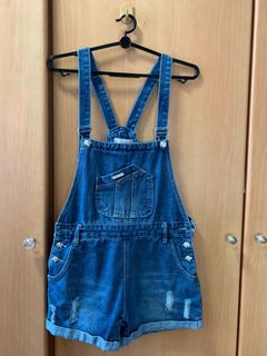 (Category: ) located in . Submitted by theclosetbee (Listing ID 1028461835, Image 1). Description: .