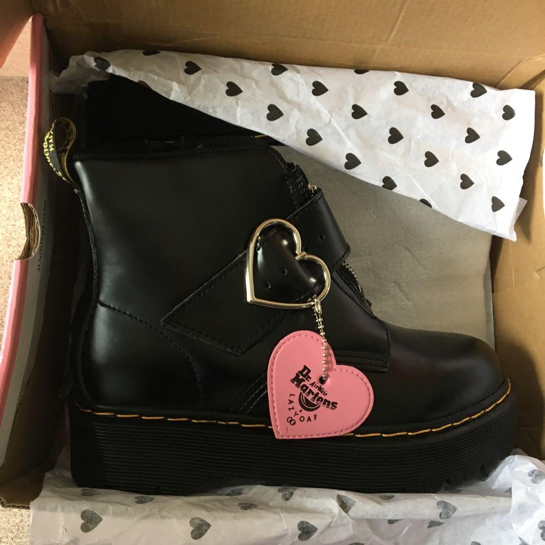 Dr martens lazy oaf bag hotsell