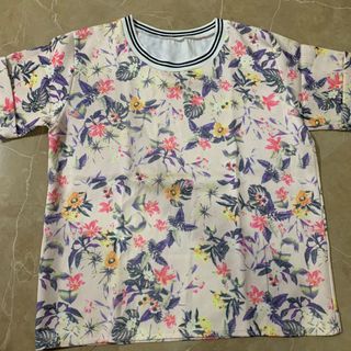 (Category: ) located in . Submitted by preloved.clothes_ (Listing ID 1028609762, Image 1). Description: .