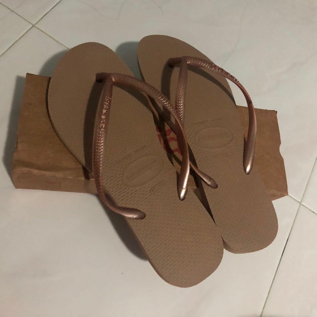 havaianas gold slim flip flops