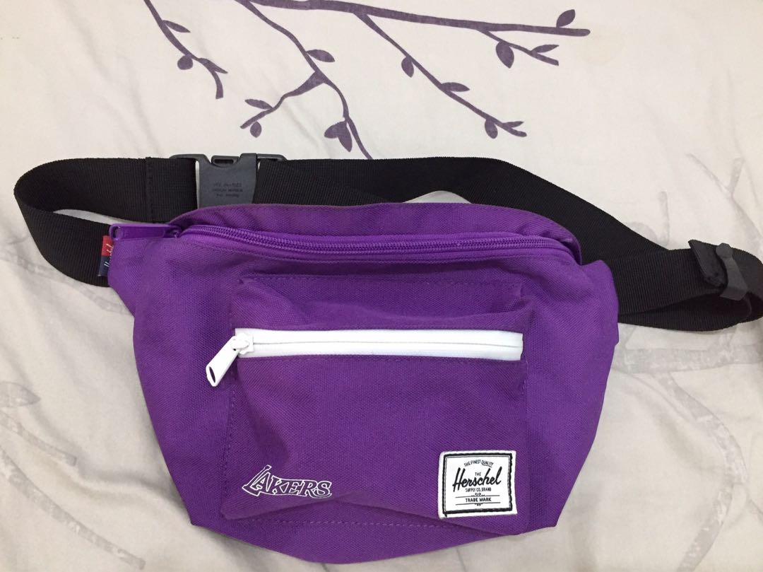 herschel lakers fanny pack