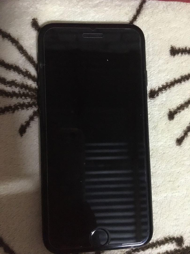 Iphone 7 JET BLACK 128gb (Category: iPhone 7 Series) located in Angono. Submitted by xxxallaboutbagsxxx (Listing ID 1028435527, Image 1). Description: ❤️TEMPERED IN FRONT AND BACK(simula pa nung bago pinatempered) smooth na smooth pa kapag niremove/pinalitan lng tempered ❤️No issues sa icloud gagamitin nlng ❤️kahit anong SIM pede ❤️nabili brandnew sa apple store mismo ❤️WITH BOX Rfs: upgrade.
