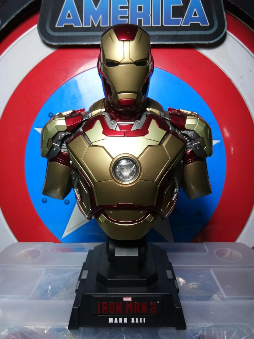 Iron Man 2 Hot Toys 1 4 Scale Bust Mark Xlii 42 Toys Games Toys On Carousell