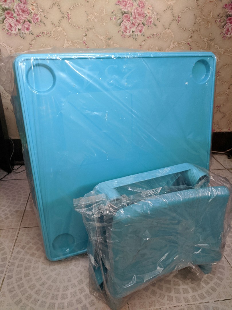 battat table and chairs