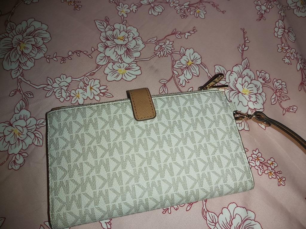 Michael Kors Wallet Women S Fashion Bags Wallets Wallets On Carousell