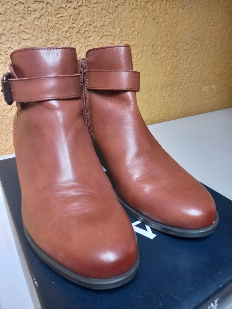 naturalizer dora leather boots
