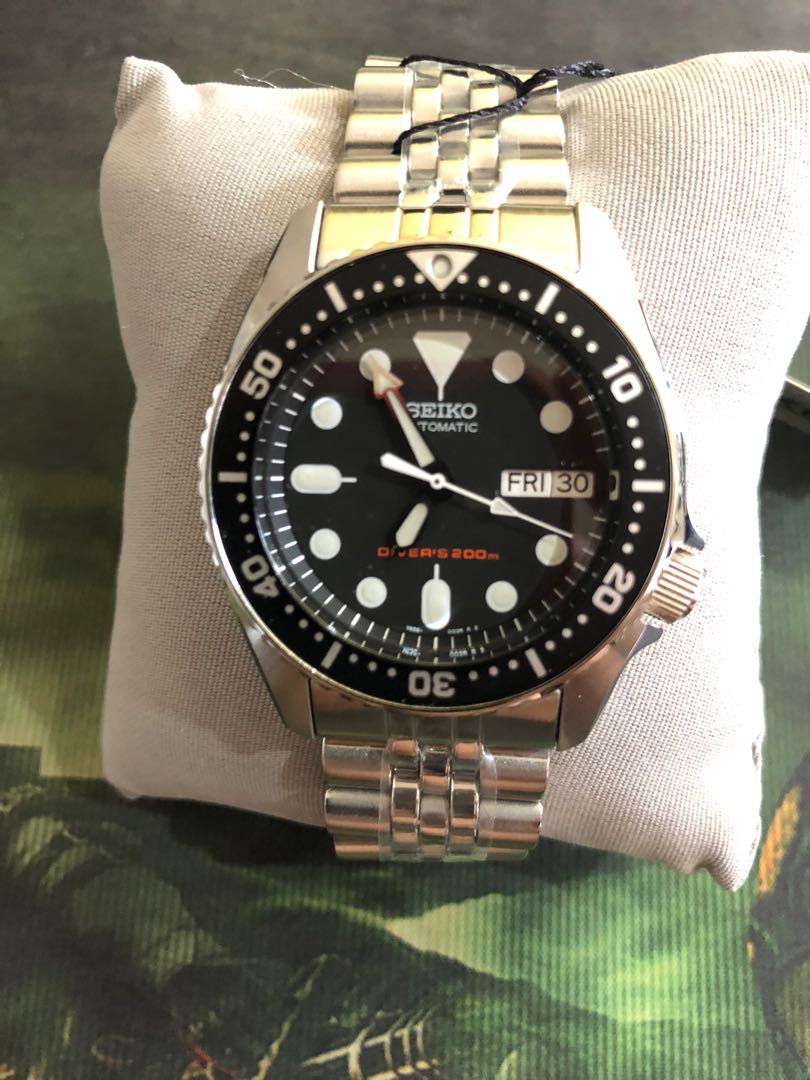 New Seiko SKX013 (38mm skx007), Men's Fashion, Watches & Accessories,  Watches on Carousell