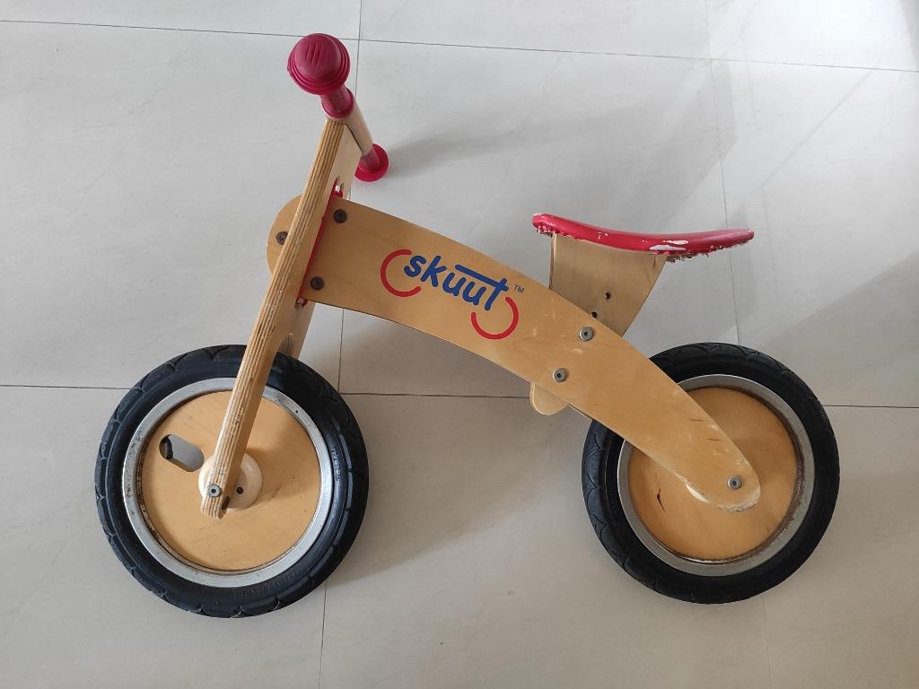 skuut wooden balance bike
