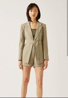 (Category: ) located in . Submitted by closetshop (Listing ID 1028552396, Image 1). Description: .