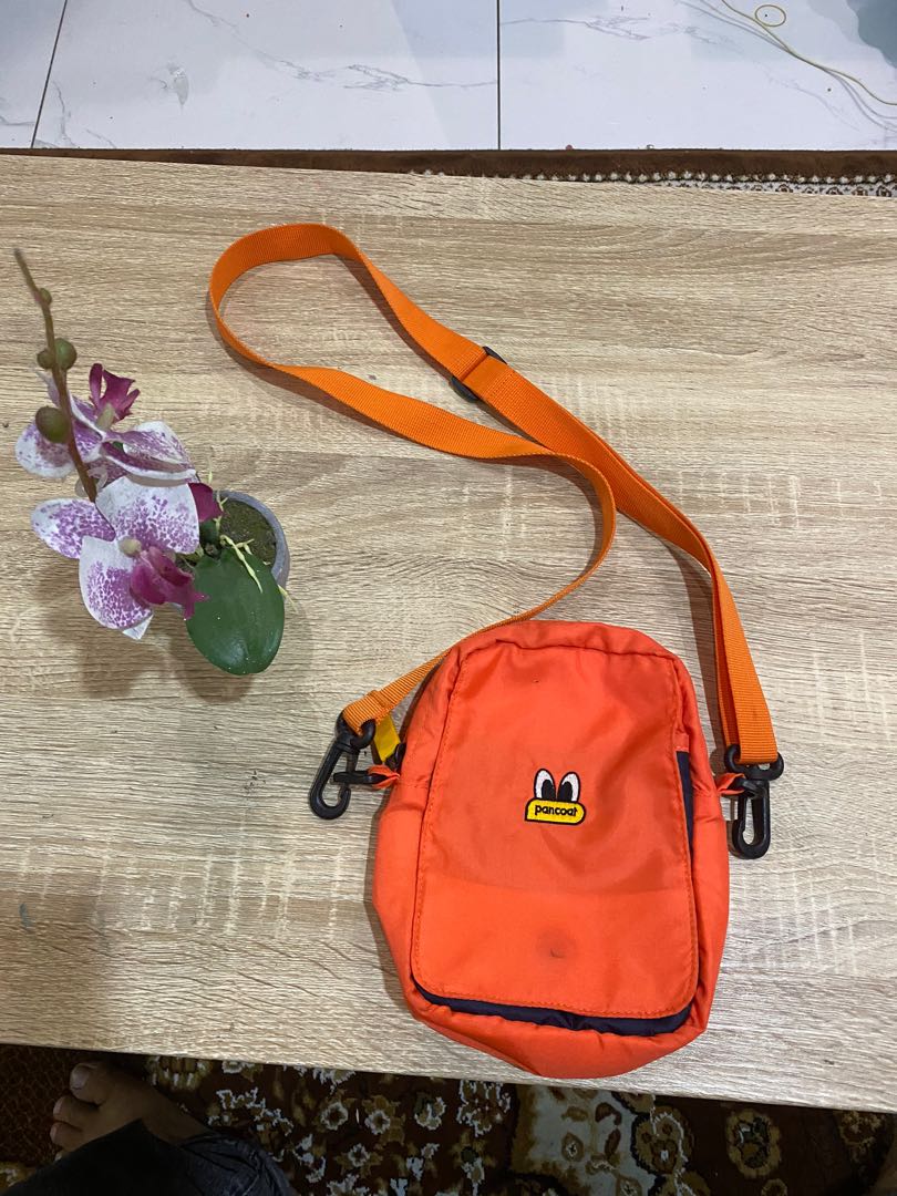Pancoat sling beg