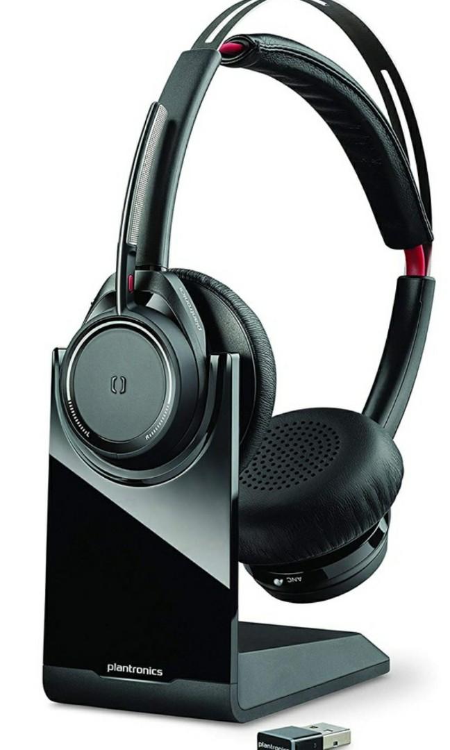 Plantronics Headset (Category: Headphones & Headsets) located in Quezon City. Submitted by versa_electronics (Listing ID 1028590327, Image 1). Description: Plantronics Voyager Focus UC Pre-owned 8000 per set - firm price 100% Good working condition Sanitized free same day delivery within NCR & Rizal areas COD via LBC for Provinces can be arranged 1 set consists of - Plantronics Voyager Focus Headset - Charging stand - USB Adapter.