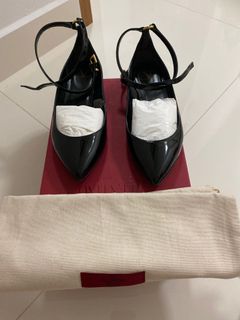 (Category: ) located in . Submitted by beocloset (Listing ID 1028590282, Image 1). Description: .