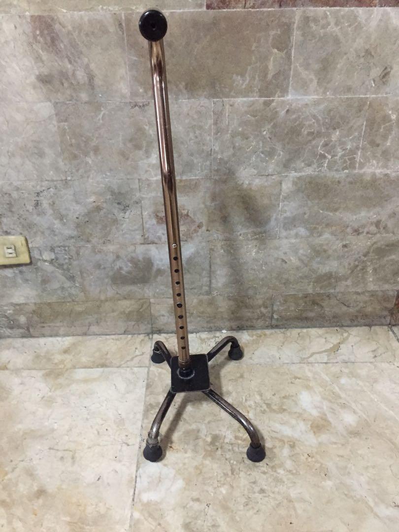 Quad cane(wide bottom for better support） (Category: Rehabilitative Devices) located in Manila. Submitted by blesslala (Listing ID 1028615420, Image 1). Description: Quad cane for male Wide bottom for better support Bought at Mercury Drugstore (1400) .