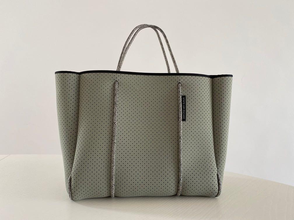 State of Escape Flying Solo tote in sage green #byeoldstyle, 女裝