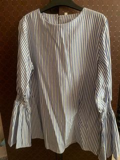 (Category: ) located in . Submitted by sweet_wardrobe (Listing ID 1028571136, Image 1). Description: .