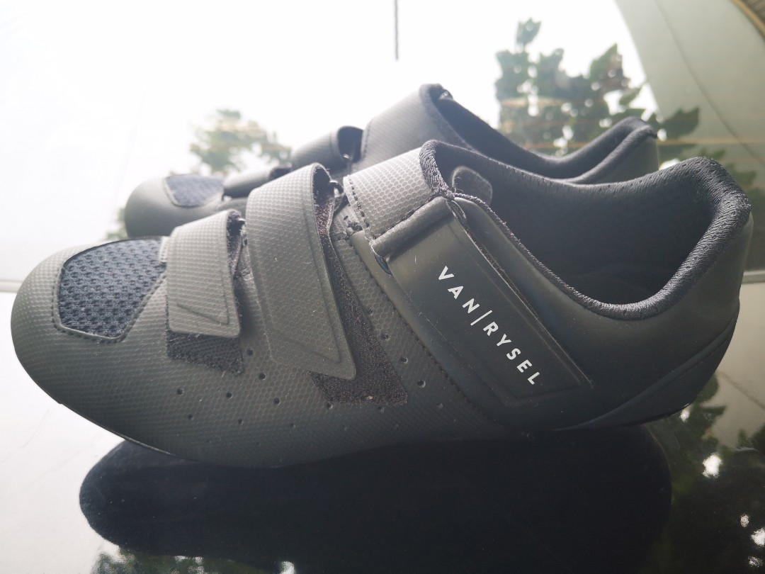 Van Rysel Cycling Shoes with SPD Cleats 
