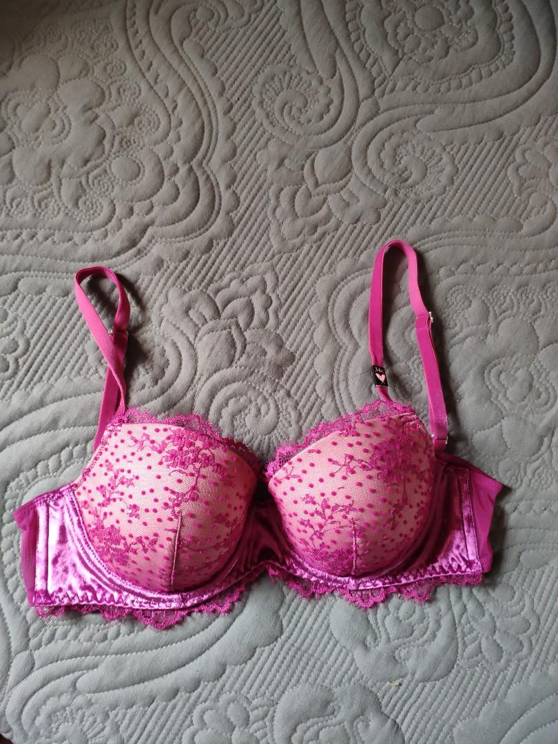 Victoria secret bra 34C New with tag, Women's Fashion, New Undergarments &  Loungewear on Carousell