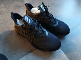 （分類：）位於 。 由 c_kwanes 提交（商品編號 1028831552，圖片 1）。簡介： 。