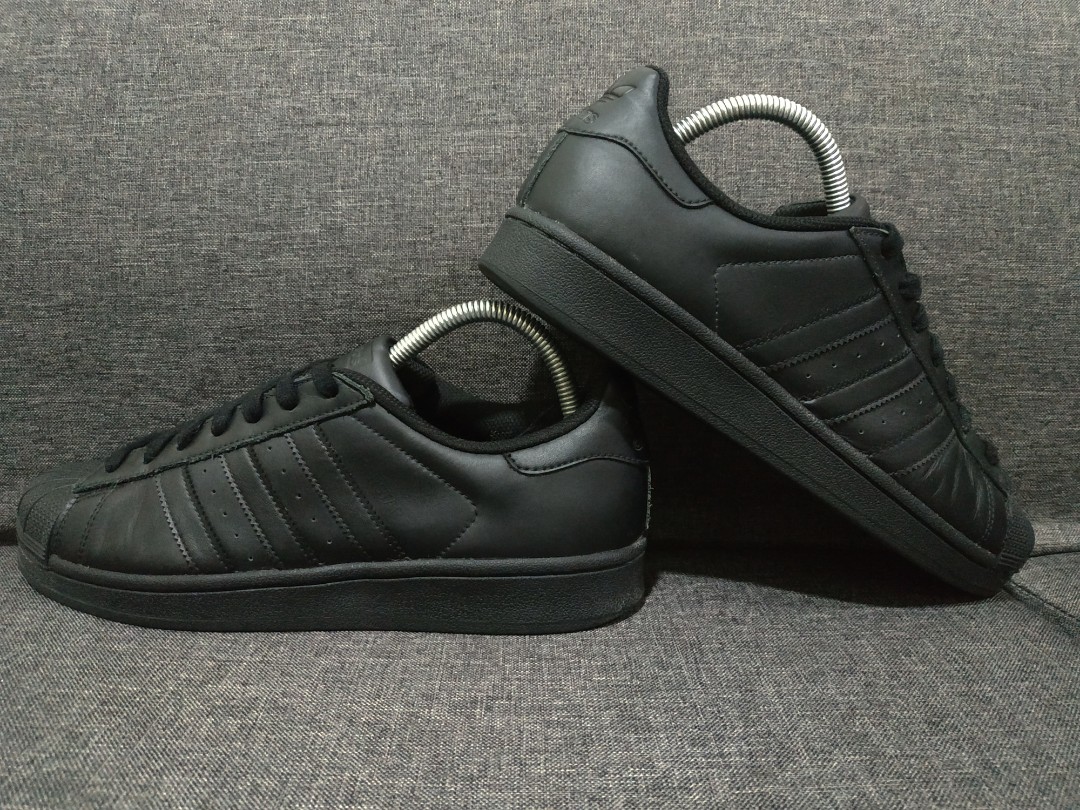 Adidas Superstar All Black 7.5UK Men s Fashion Footwear