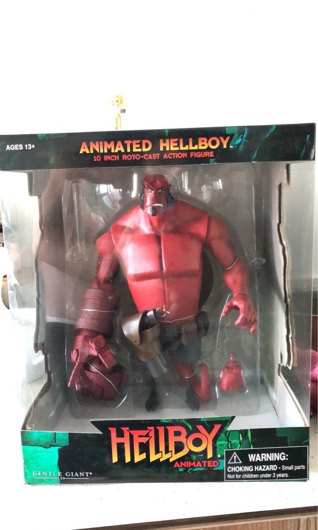 gentle giant hellboy figure