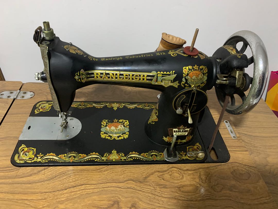 Antique Sewing Machine Raleigh, Hobbies & Toys, Collectibles