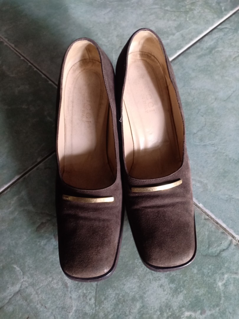 vintage gucci pumps