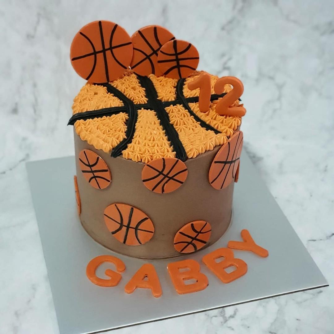 Details more than 124 basketball theme cake best kidsdream.edu.vn
