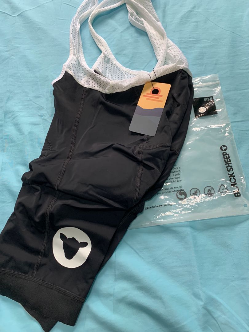 Black top sheep bib