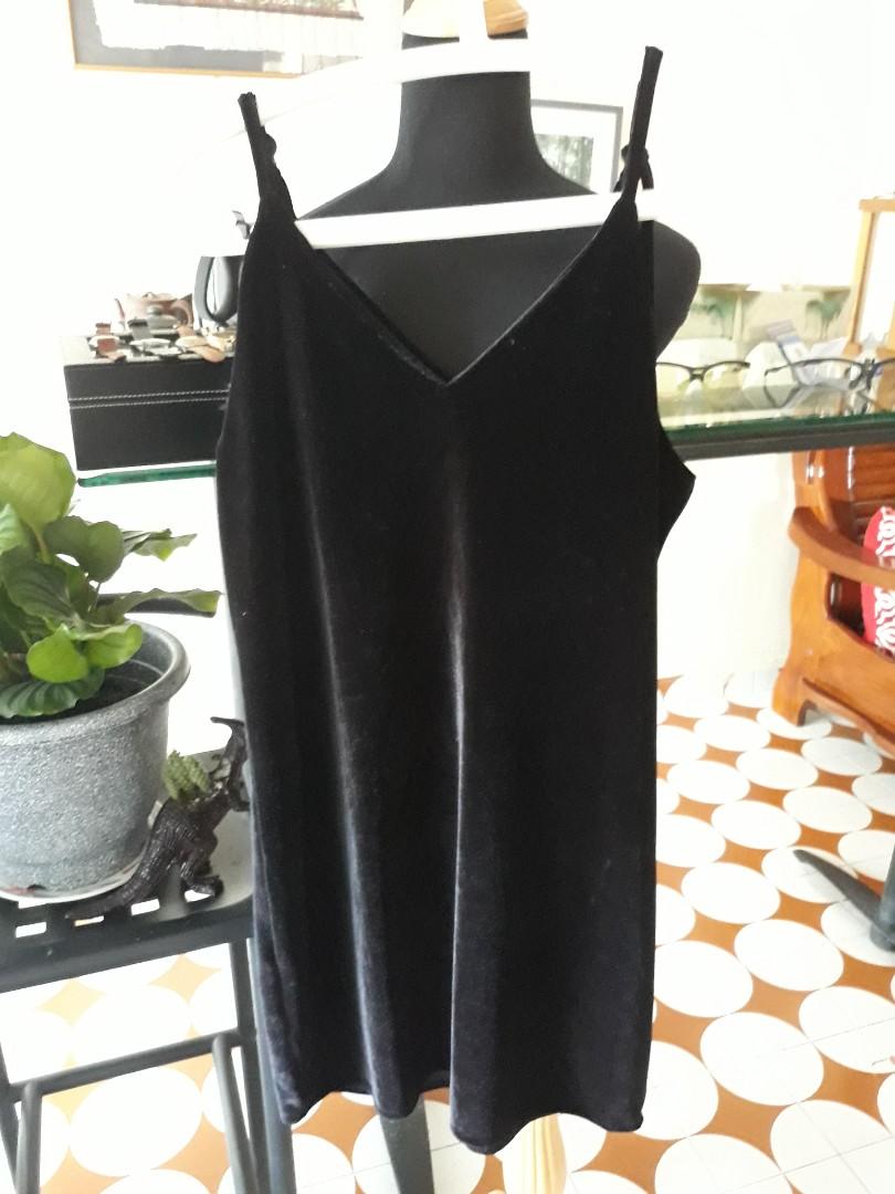 BLACK VELVET ONE PIECE DRESS Women s Fashion Dresses Sets