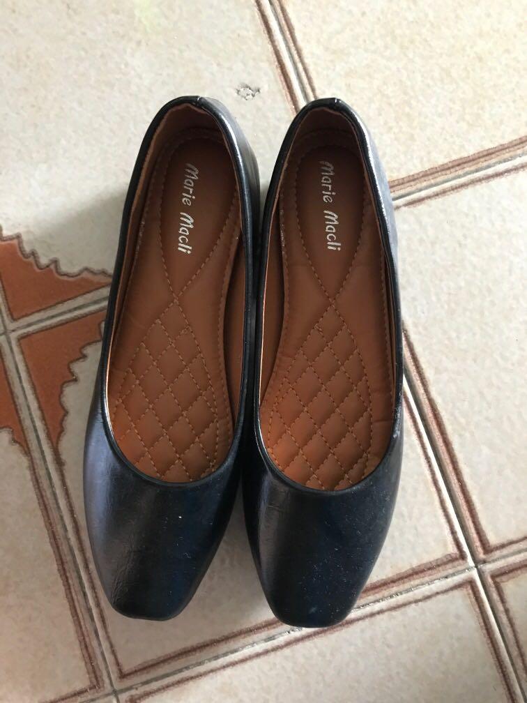 black court shoes flat