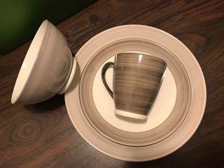 BRAND NEW Kate Spade 4 Piece Dinnerware Set in Camel (6 available)